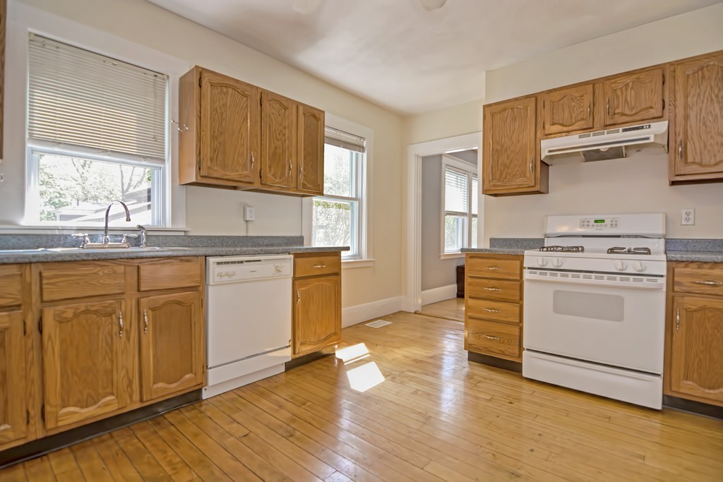 42 Sterling Road, Unit 1 Waltham, MA 02451 - Photo 18 of 32