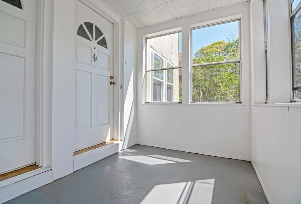 42 Sterling Road, Unit 1 Waltham, MA 02451 - Photo 4 of 32