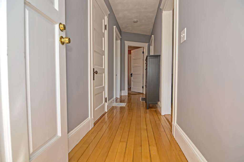 42 Sterling Road, Unit 1 Waltham, MA 02451 - Photo 5 of 32