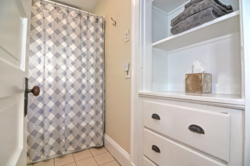 42 Sterling Road, Unit 1 Waltham, MA 02451 - Photo 9 of 32