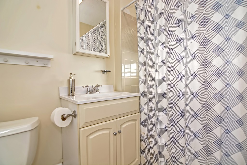 42 Sterling Road, Unit 1 Waltham, MA 02451 - Photo 10 of 32