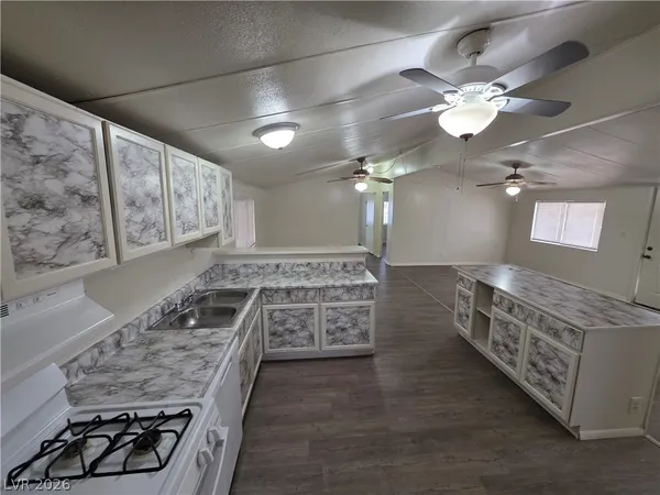 $1,400 | 2916 Gavilan Lane, Las Vegas, NV 89122