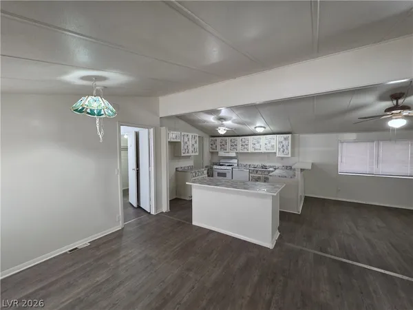 $1,400 | 2916 Gavilan Lane, Las Vegas, NV 89122