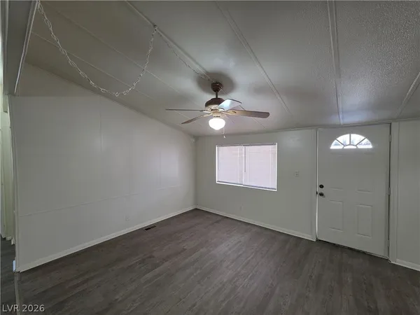 $1,400 | 2916 Gavilan Lane, Las Vegas, NV 89122