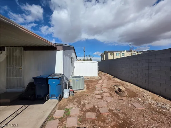 $1,400 | 2916 Gavilan Lane, Las Vegas, NV 89122