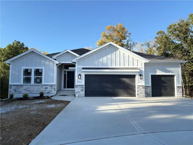 $599,900 | 1300 Melissa Court, Kearney, MO 64060