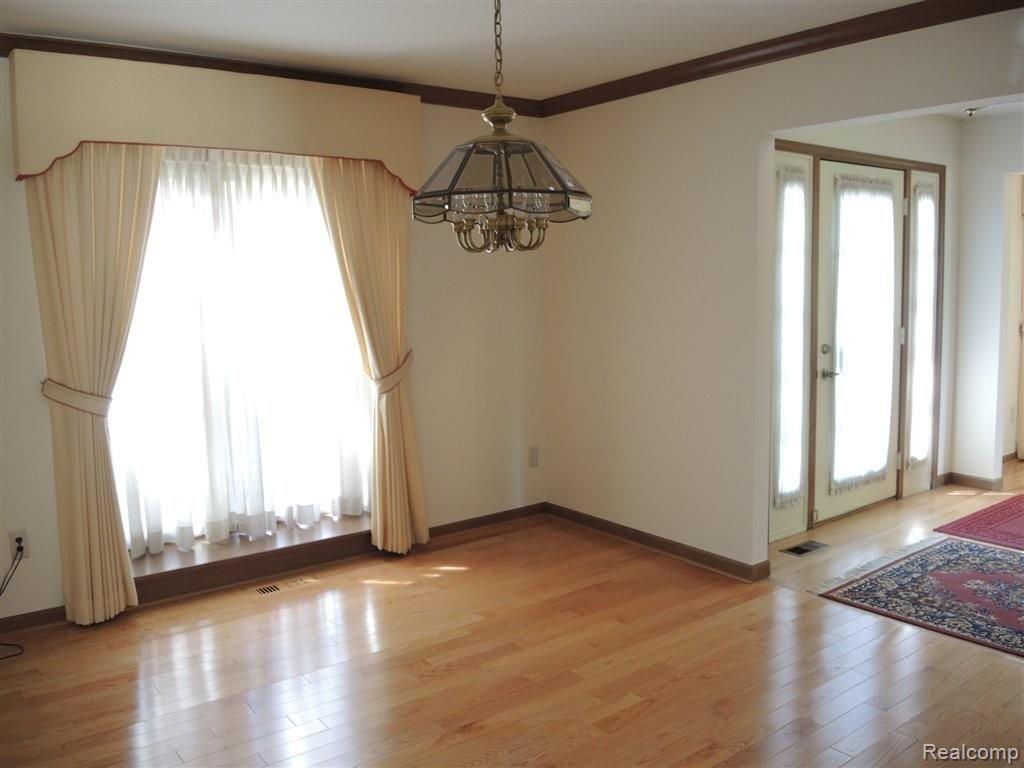 3115 Salem Drive Rochester, MI 48306 - Photo 5 of 25 Dining Room