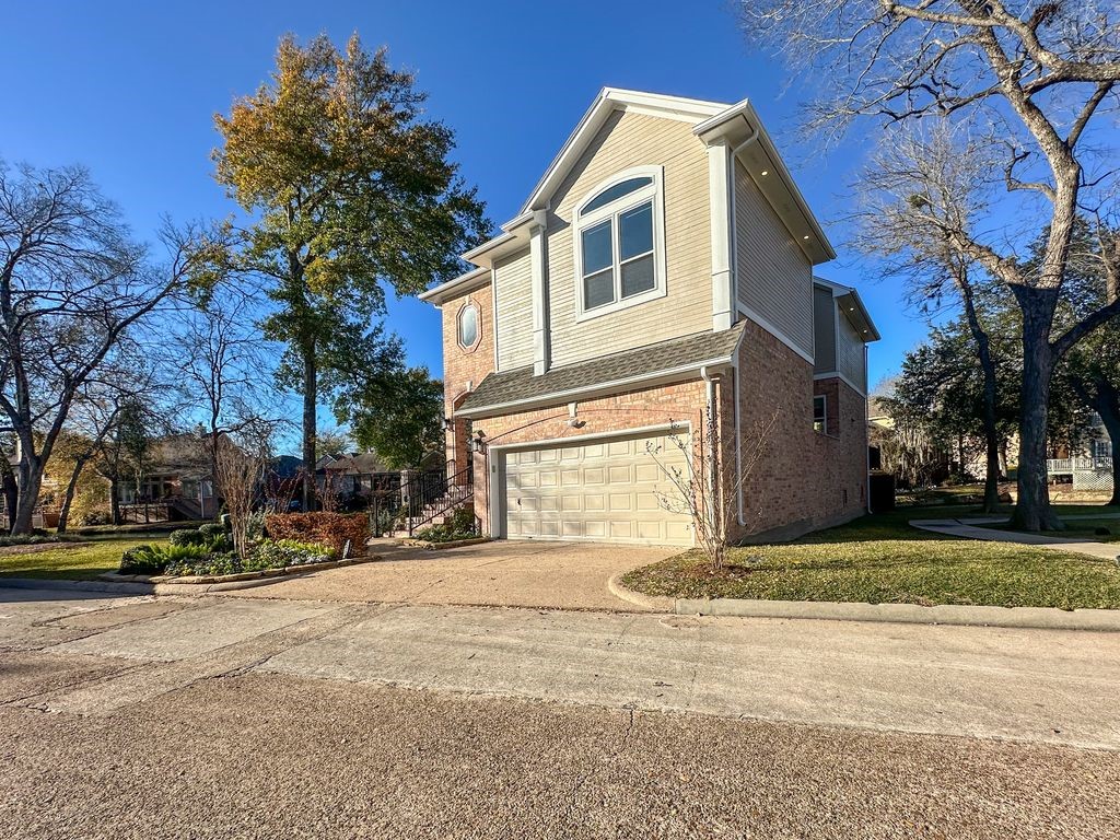 1223 Normans Woods Street Houston, TX 77077 - Photo 3 of 32 No direct neighbors on either side