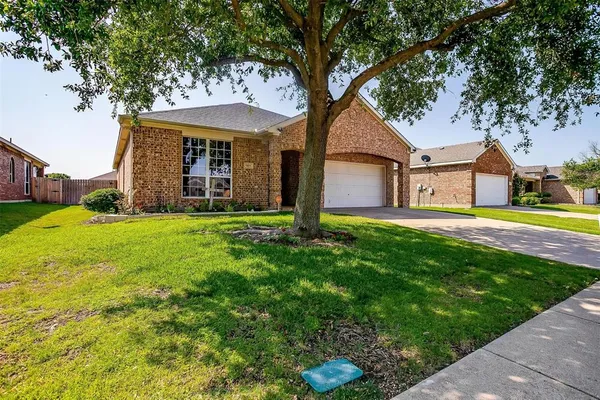 $2,100 | 909 Hunter Lane, Burleson, TX 76028