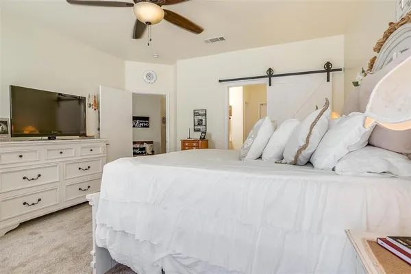 $2,100 | 909 Hunter Lane, Burleson, TX 76028