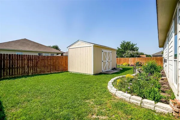 $2,100 | 909 Hunter Lane, Burleson, TX 76028