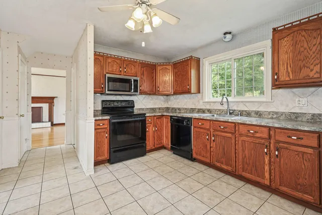 $339,000 | 67 Barrington Lane, Waterbury, CT 06708