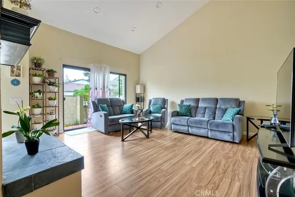 $1,145,000 | 3304 Caminito Eastbluff, Unit 143, La Jolla, CA 92037