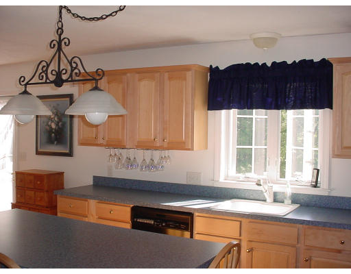 12 Cheyenne Road Worcester, MA 01606 - Photo 9 of 14 Gallery Image 9