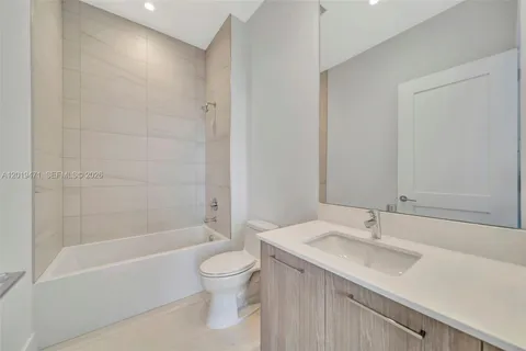 $2,000,000 | 153 North Seabreeze Boulevard, Unit 403, Fort Lauderdale, FL 33304