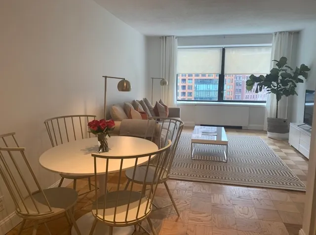 $3,400 | 65 East India Row, Unit 10A, Boston, MA 02110