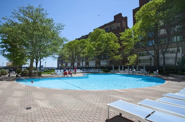 $3,400 | 65 East India Row, Unit 10A, Boston, MA 02110