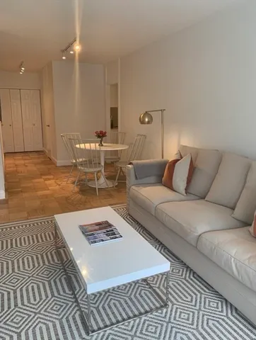 $3,400 | 65 East India Row, Unit 10A, Boston, MA 02110