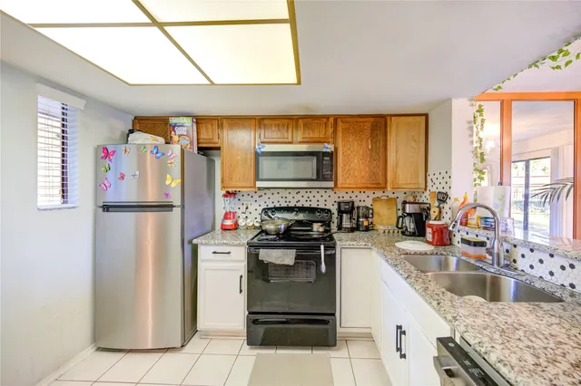 $159,990 | 14911 Wunderlich Drive, Unit 413, Houston, TX 77069