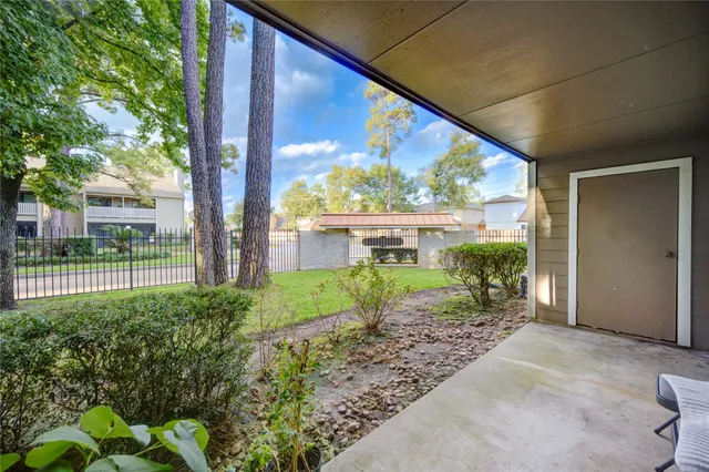 $159,990 | 14911 Wunderlich Drive, Unit 413, Houston, TX 77069