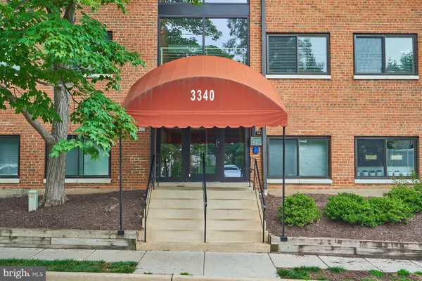 $1,800 | 3340 South 28th Street, Unit 304, Alexandria, VA 22302