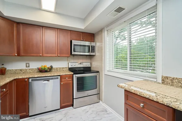 $1,800 | 3340 South 28th Street, Unit 304, Alexandria, VA 22302