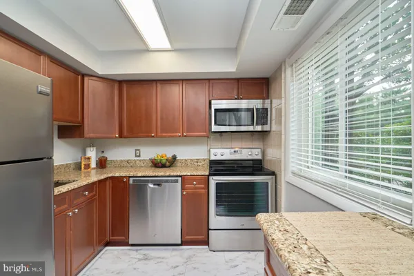 $1,800 | 3340 South 28th Street, Unit 304, Alexandria, VA 22302