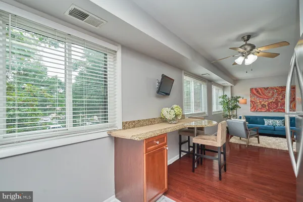 $1,800 | 3340 South 28th Street, Unit 304, Alexandria, VA 22302