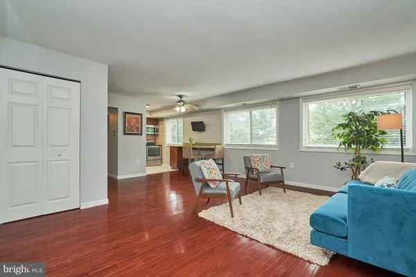 $1,800 | 3340 South 28th Street, Unit 304, Alexandria, VA 22302