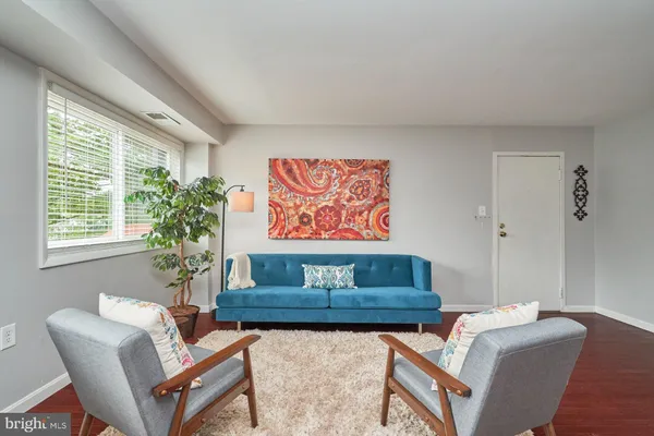 $1,800 | 3340 South 28th Street, Unit 304, Alexandria, VA 22302