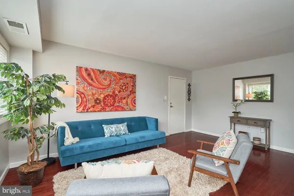 $1,800 | 3340 South 28th Street, Unit 304, Alexandria, VA 22302