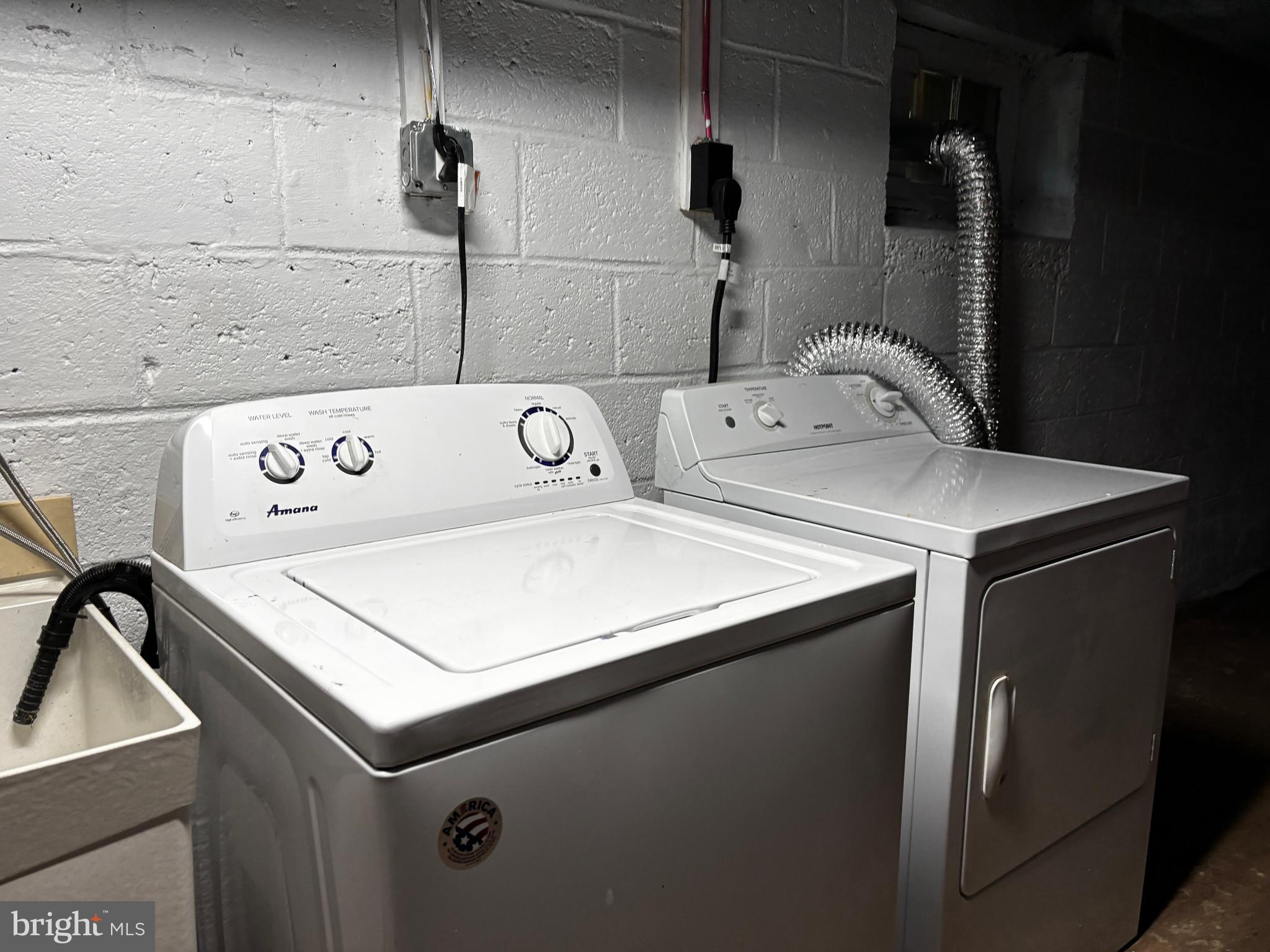 2044 Mill Road Norristown, PA 19403 - Photo 53 of 55 a utility room with dryer and washer