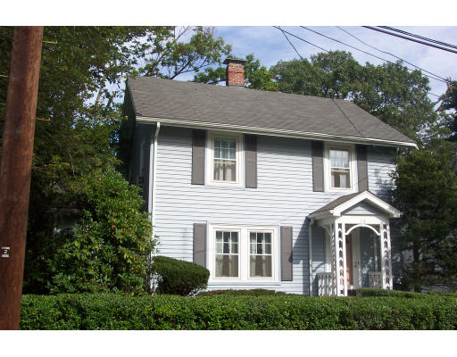 12 Hawthorn Road Milton, MA 02186 - Photo 2 of 10 Gallery Image 2