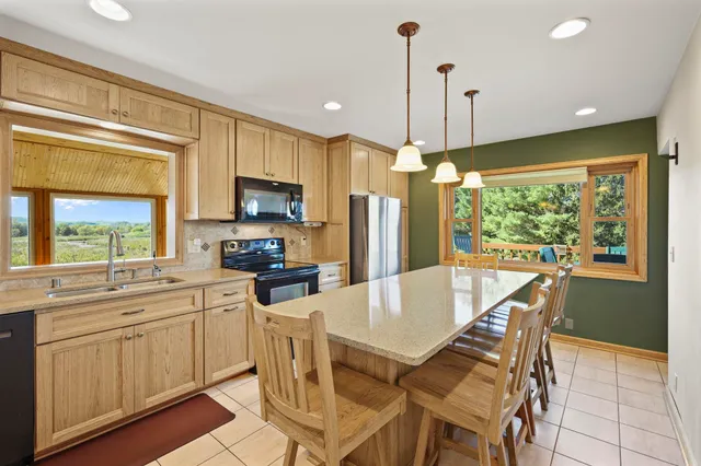 $615,000 | S9331 Valley View Road, Plain, WI 53577