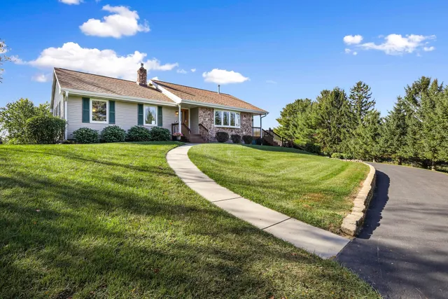 $615,000 | S9331 Valley View Road, Plain, WI 53577