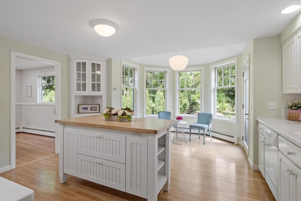 7 Minuteman Road Acton, MA 01720 - Photo 4 of 42