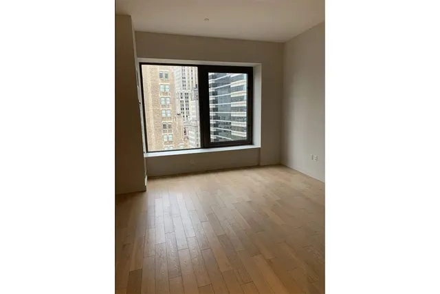 $625,000 | 75 Wall Street, Unit 31J | Financial District