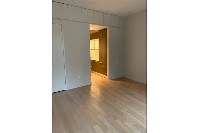 $625,000 | 75 Wall Street, Unit 31J | Financial District