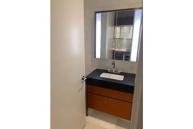 $625,000 | 75 Wall Street, Unit 31J | Financial District