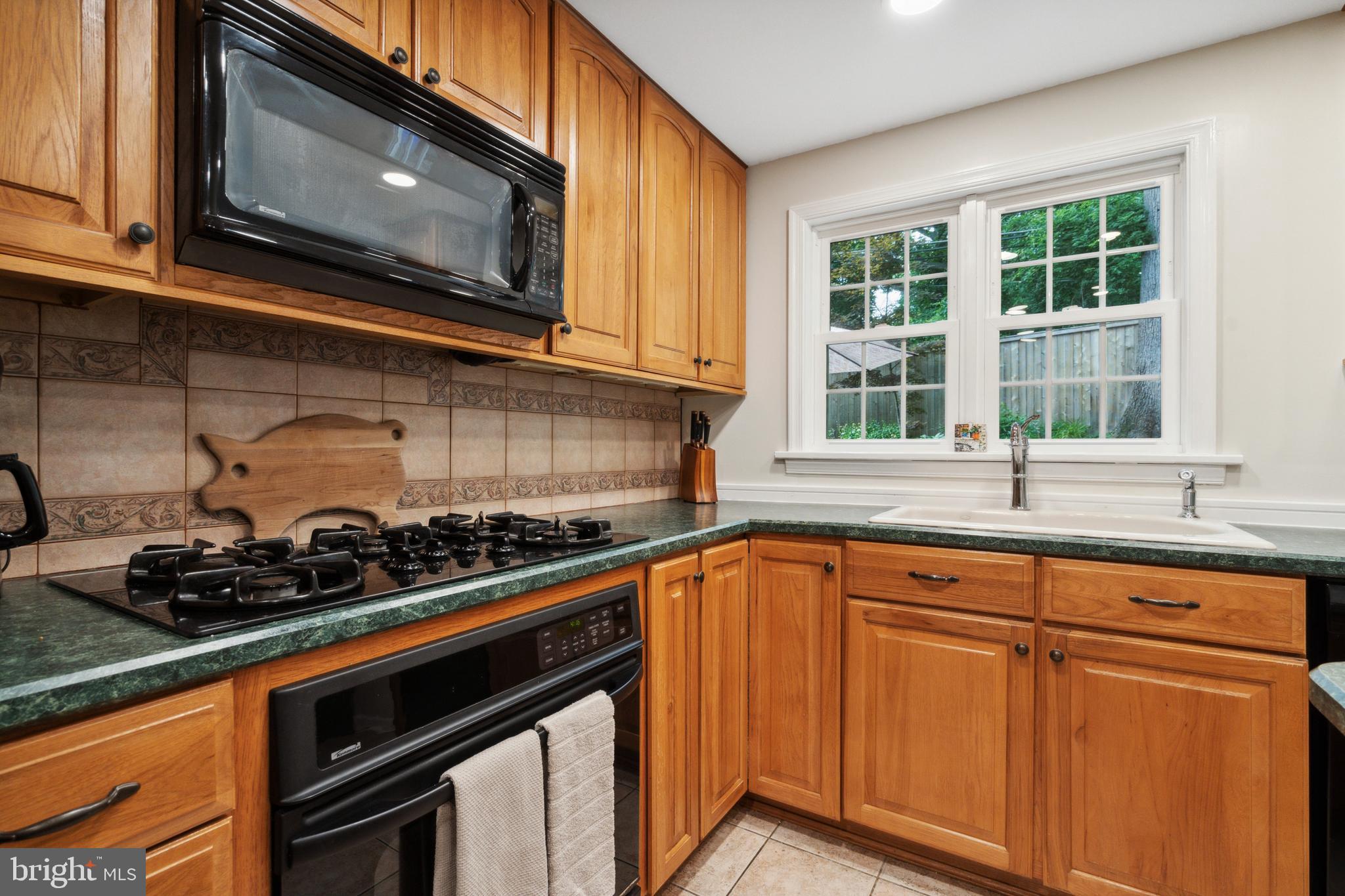 520 Beaver Road Glenside, PA 19038 - Photo 8 of 20 Lots of counterspace