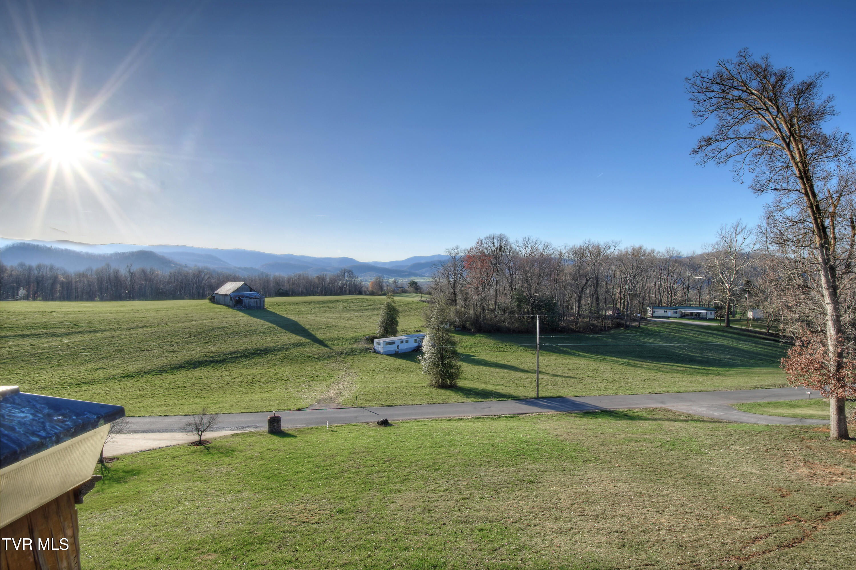 379 Airport Road Elizabethton, TN 37643 - Photo 16 of 68 11