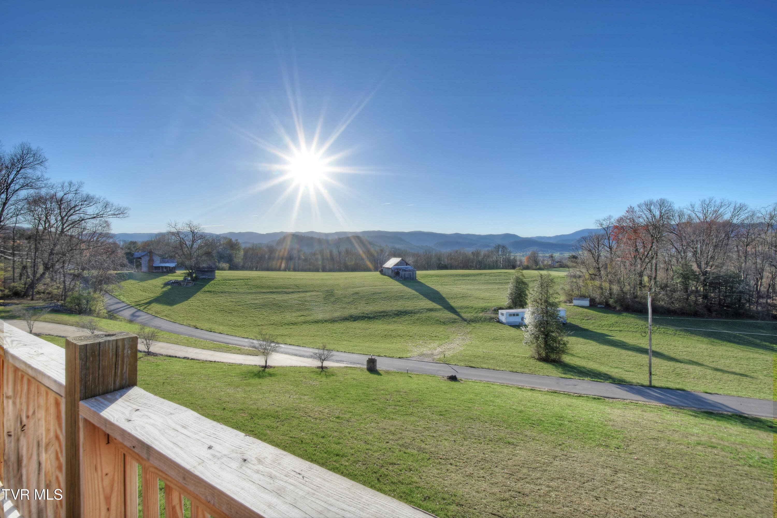 379 Airport Road Elizabethton, TN 37643 - Photo 17 of 68 12
