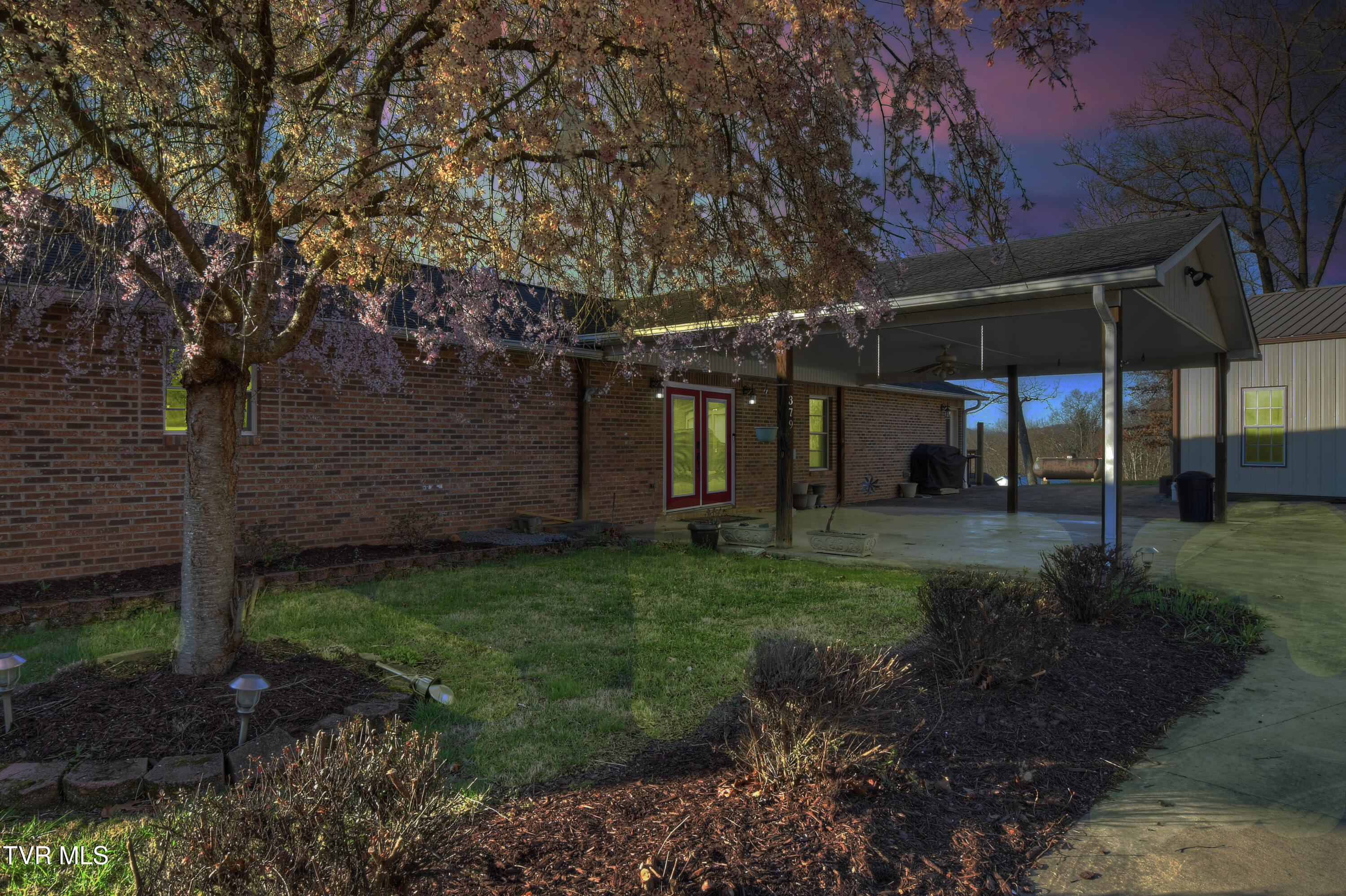 379 Airport Road Elizabethton, TN 37643 - Photo 2 of 68 2