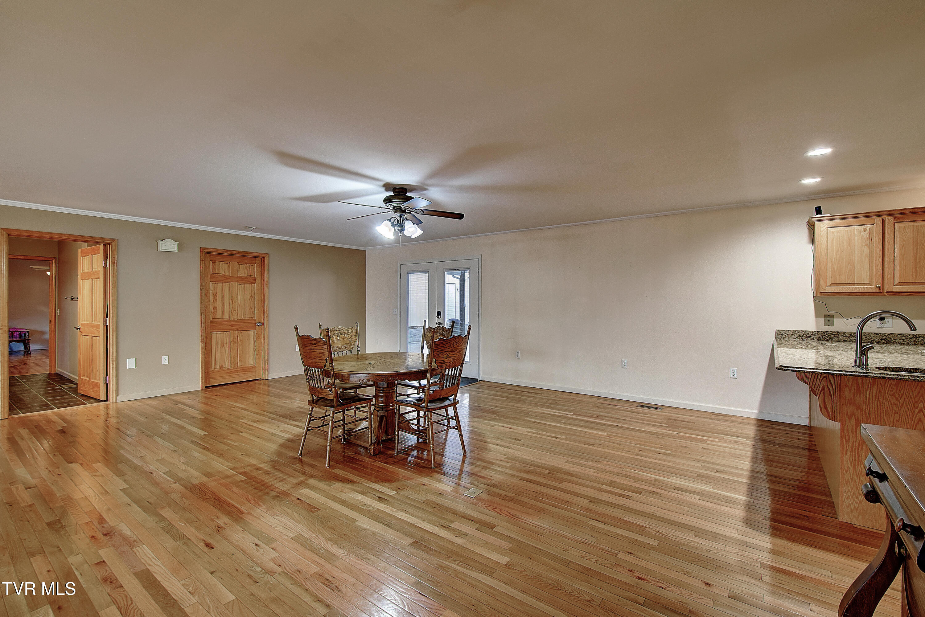379 Airport Road Elizabethton, TN 37643 - Photo 30 of 68 25