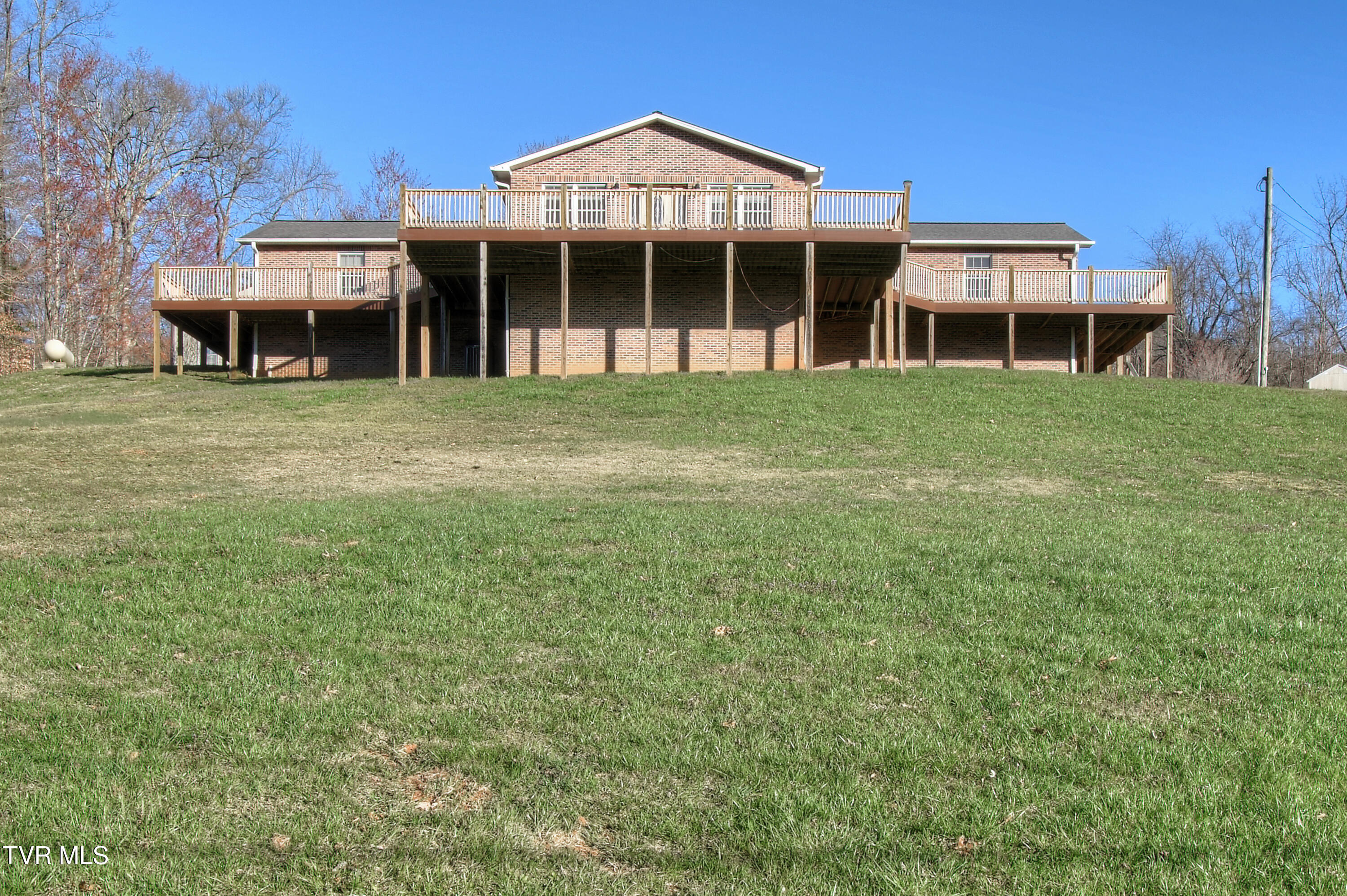 379 Airport Road Elizabethton, TN 37643 - Photo 4 of 68 1