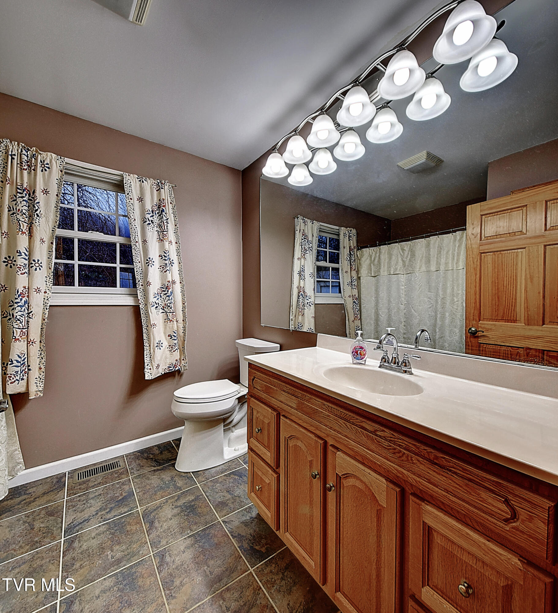 379 Airport Road Elizabethton, TN 37643 - Photo 41 of 68 34a