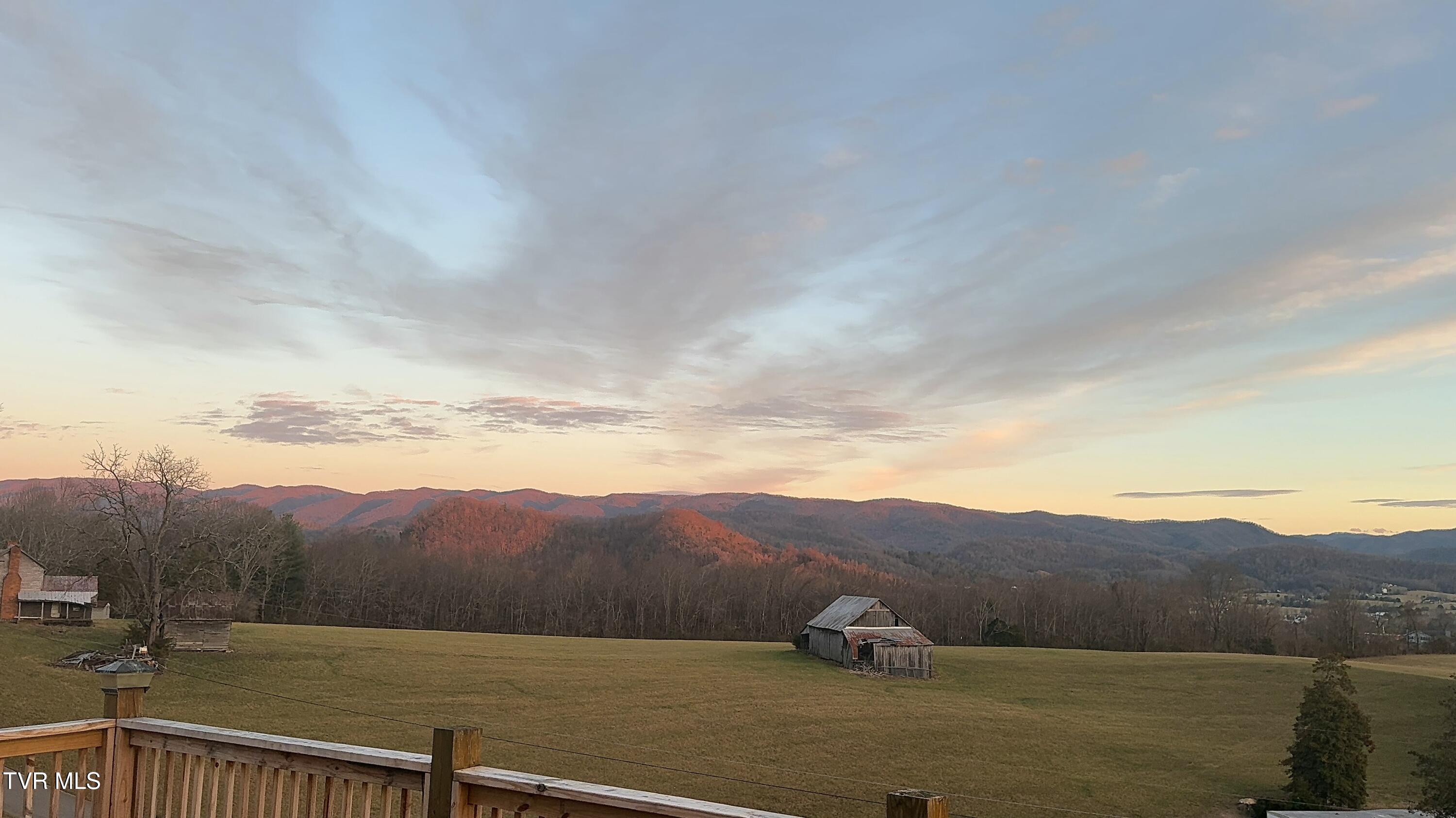 379 Airport Road Elizabethton, TN 37643 - Photo 6 of 68 tempImageXq7YRj