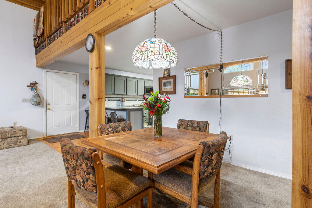 59675 Cheyenne Road Bend, OR 97702 - Photo 13 of 34 DSC01546