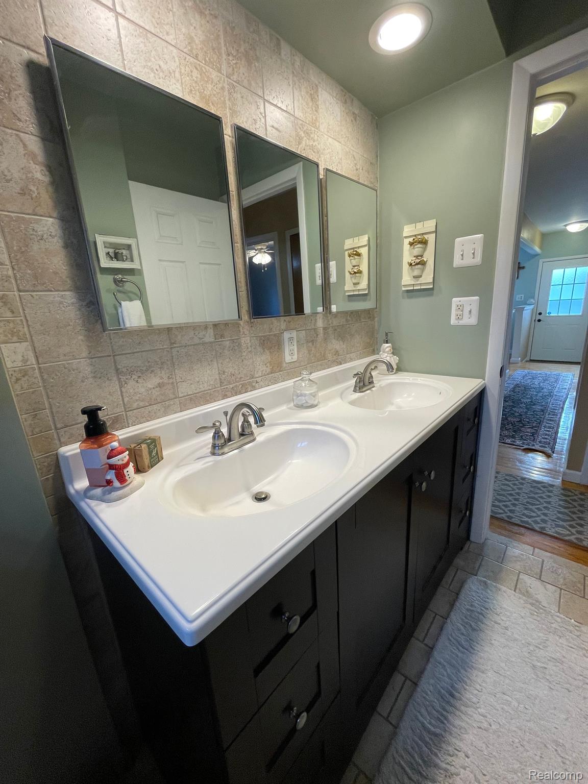 31618 Rosenbusch Drive Warren, MI 48088 - Photo 20 of 37 Full Bath