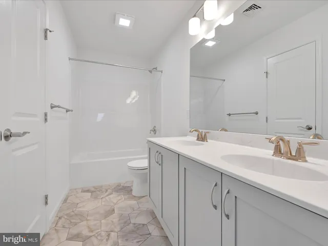 $428,900 | 4 Stream Drive, Carlisle, PA 17013